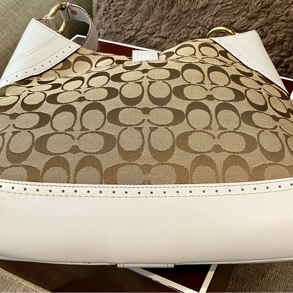 Authentic Coach canvas and leather signature with gold hardware. Like New! - Picture 4 of 8
